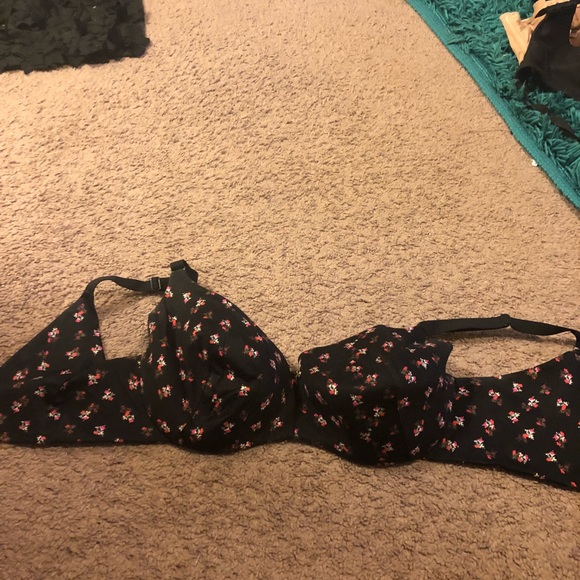 Bras - Picture 2 of 6